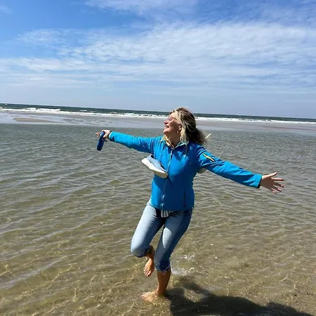 Lichtdurchflutetes Traumhaus 400 Meter Zum Strandaufgang, Uneinsehbarer Garten Mit Terrassenüberdachung, Hundefreundlich *