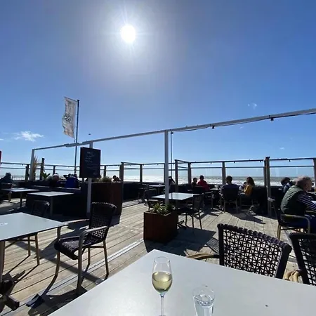 Ferienhaus Lichtdurchflutetes Traumhaus 400 Meter Zum Strandaufgang, Uneinsehbarer Garten Mit Terrassenüberdachung, Hundefreundlich