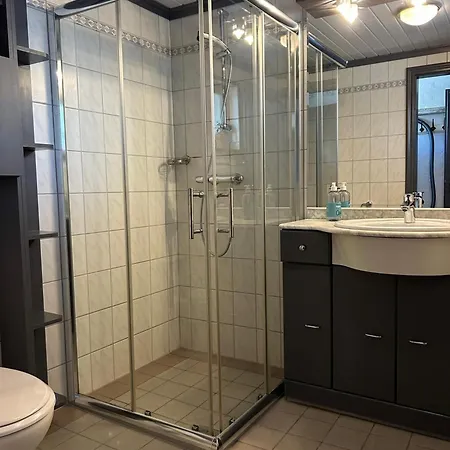 Nyaraló Lichtdurchflutetes Traumhaus Mit Wintergarten, Strandnah Uneinsehbarer Garten Hundefreundlich Sint Maartensvlotbrug