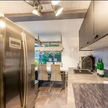 Lichtdurchflutetes Traumhaus 400 Meter Zum Strandaufgang, Uneinsehbarer Garten Mit Terrassenüberdachung, Hundefreundlich *