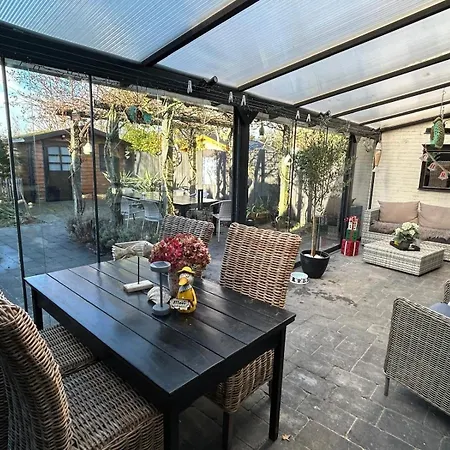 Lichtdurchflutetes Traumhaus Mit Wintergarten, Strandnah Uneinsehbarer Garten Hundefreundlich Nyaraló