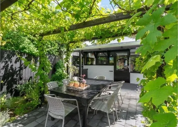 Lichtdurchflutetes Traumhaus Mit Wintergarten, Strandnah Uneinsehbarer Garten Hundefreundlich Semesterbostad *