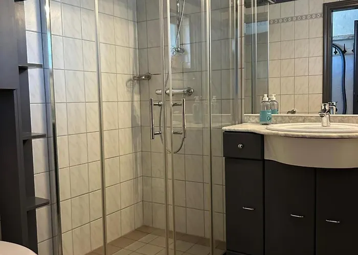 Semesterbostad Lichtdurchflutetes Traumhaus Mit Wintergarten, Strandnah Uneinsehbarer Garten Hundefreundlich Sint Maartensvlotbrug