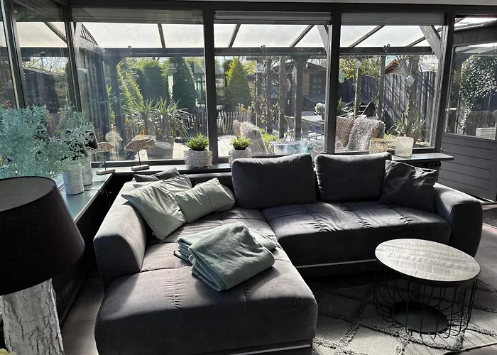 Casa de Férias Lichtdurchflutetes Traumhaus Mit Wintergarten, Strandnah Uneinsehbarer Garten Hundefreundlich Sint Maartensvlotbrug