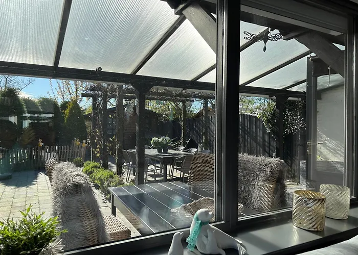 Semesterbostad Lichtdurchflutetes Traumhaus Mit Wintergarten, Strandnah Uneinsehbarer Garten Hundefreundlich