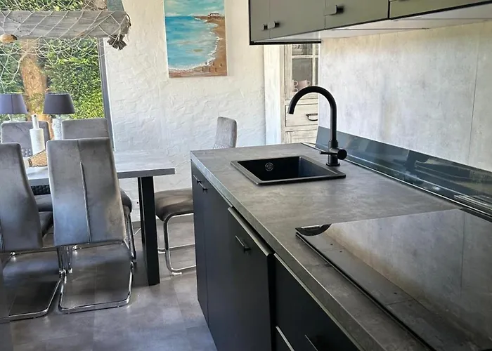 Lichtdurchflutetes Traumhaus Mit Wintergarten, Strandnah Uneinsehbarer Garten Hundefreundlich