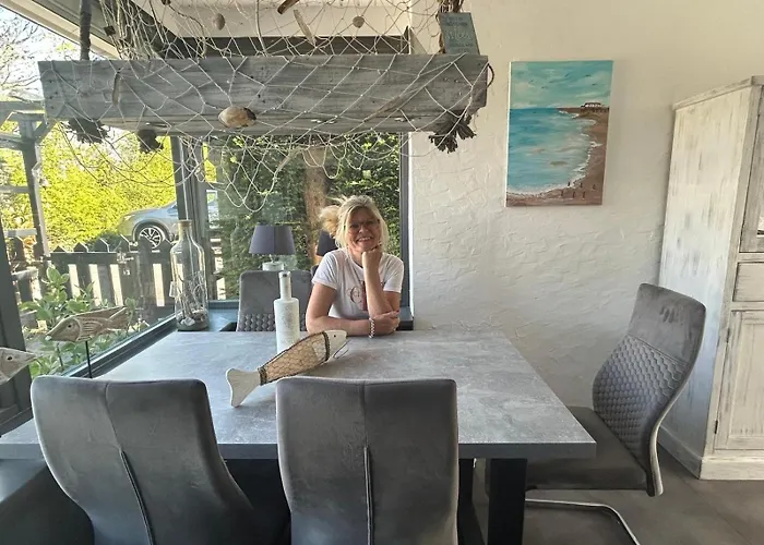 Lichtdurchflutetes Traumhaus Mit Wintergarten, Strandnah Uneinsehbarer Garten Hundefreundlich Sint Maartensvlotbrug