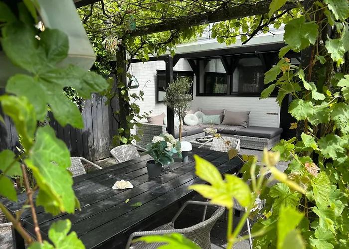 Lichtdurchflutetes Traumhaus Mit Wintergarten, Strandnah Uneinsehbarer Garten Hundefreundlich Semesterbostad Sint Maartensvlotbrug