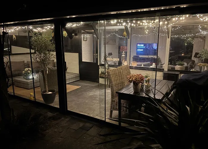 Lichtdurchflutetes Traumhaus Mit Wintergarten, Strandnah Uneinsehbarer Garten Hundefreundlich * Sint Maartensvlotbrug